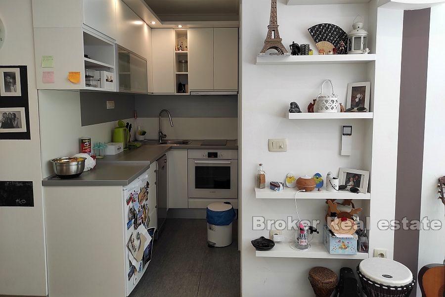 Split, Znjan, byt se třemi ložnicemi rozdělený do dvou bytů