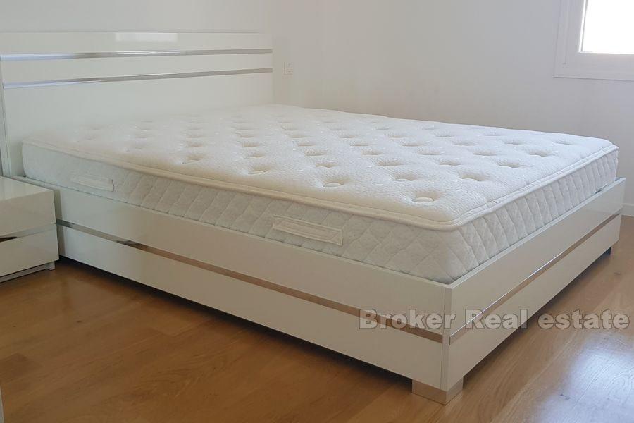 Split, Trstenik, trojizbový byt na dlhodobý prenájom