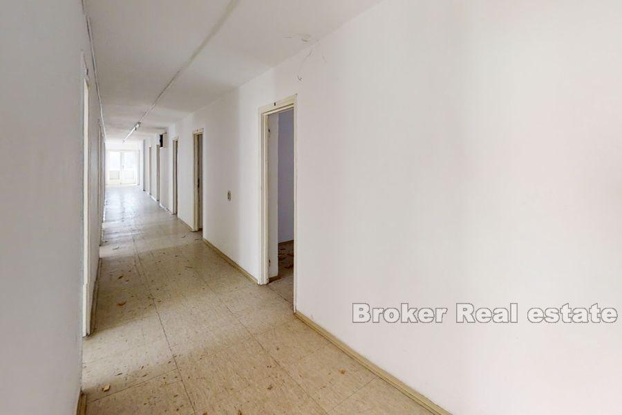 Split, budynek biurowy do adaptacji