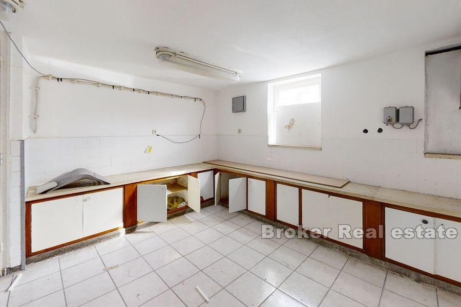 Split, budynek biurowy do adaptacji