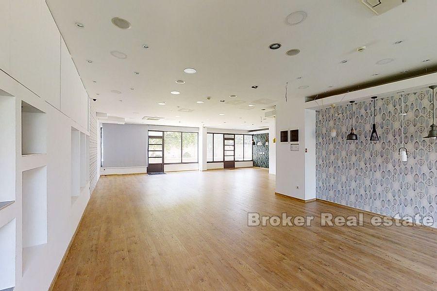 Split, Bol, uredski prostor površine 116m2