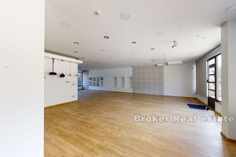 Split, Bol, uredski prostor površine 116m2