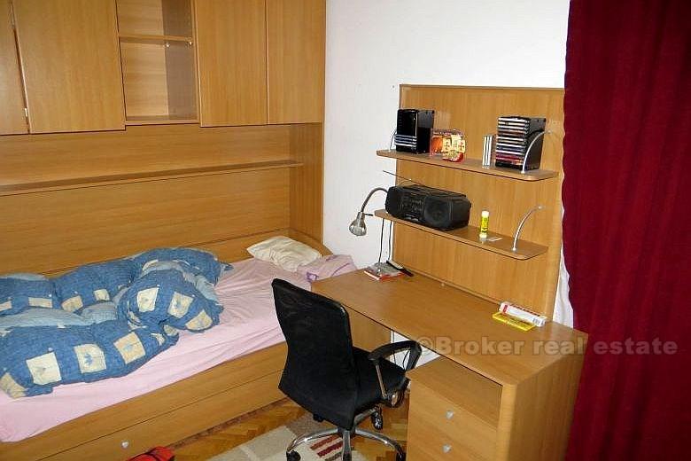 Split, apartament z dwiema piętro z ogrodem