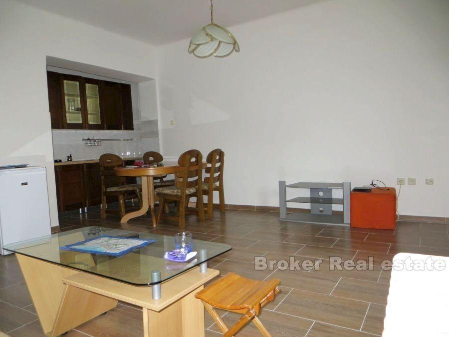 Split - Manus, two-bedroom apartment