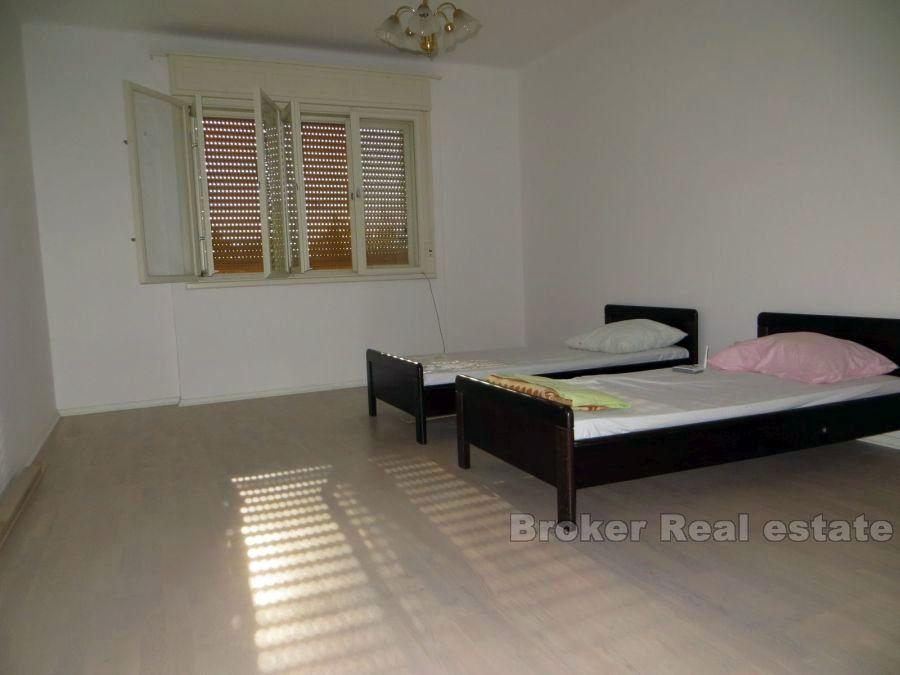 Split - Manus, two-bedroom apartment