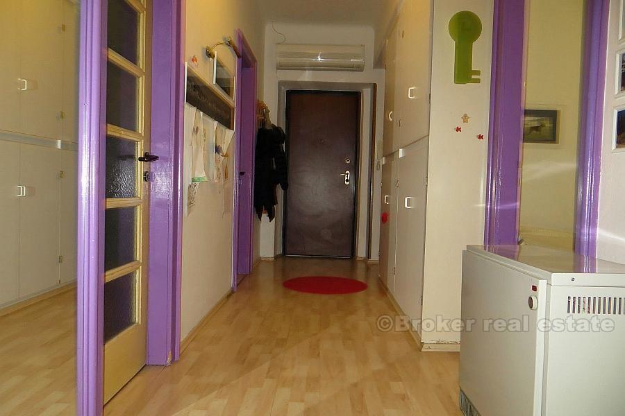 Split, Meje, appartamento con tre camere da letto