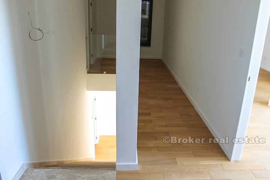 Split - apartament z czterema sypialniami, widok na morze