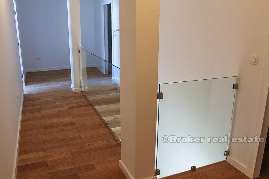 Split - apartament z czterema sypialniami, widok na morze