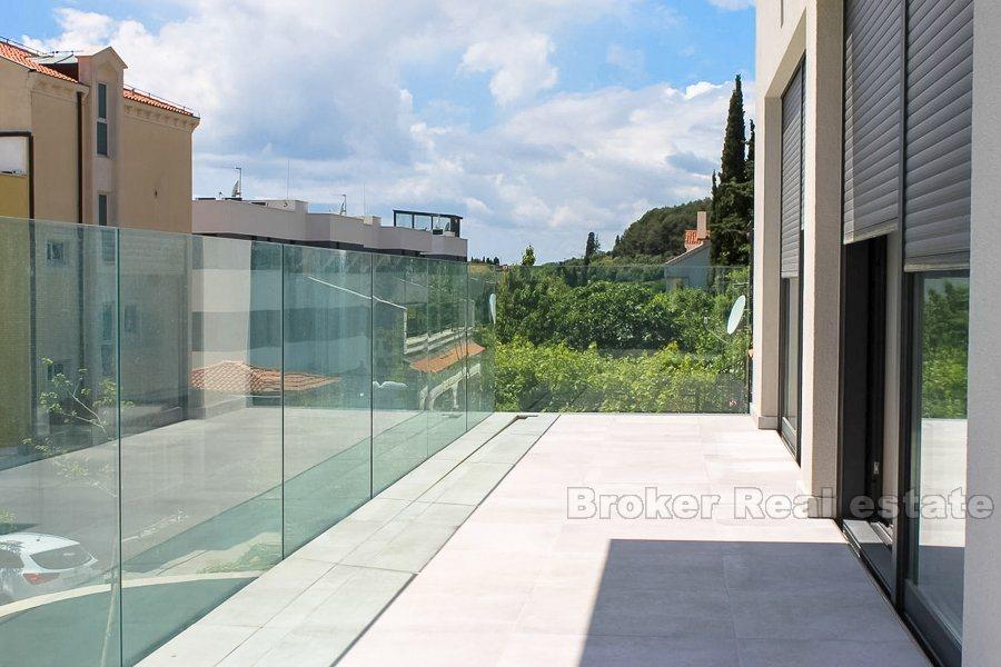 Split - Appartement de deux chambres, vue sur la mer