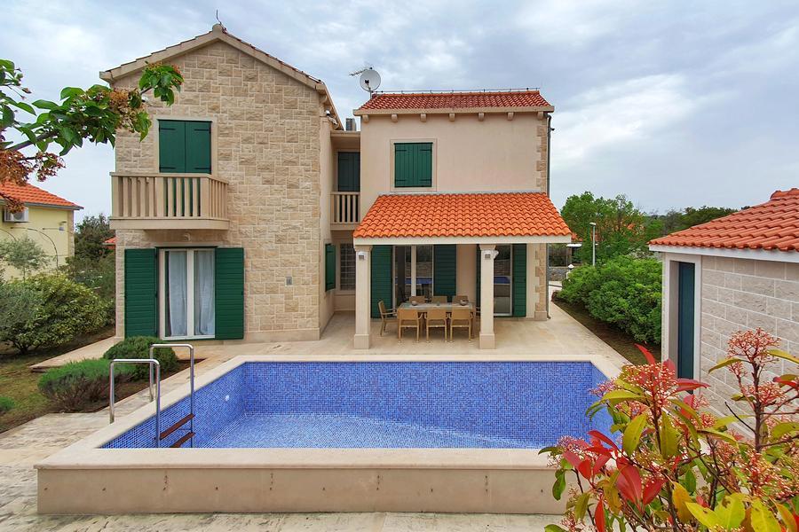 Isola di Brac - casa con piscina