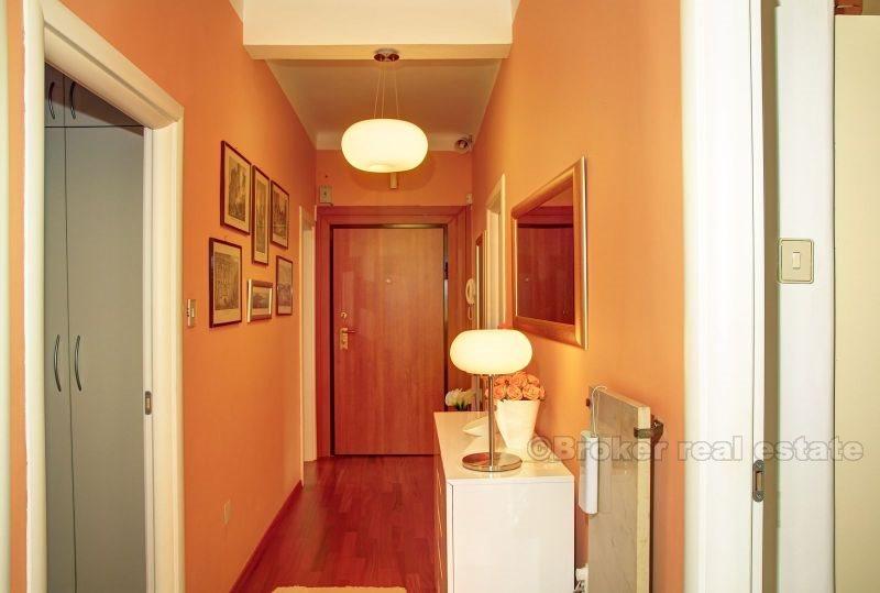 Split, appartement de trois chambres