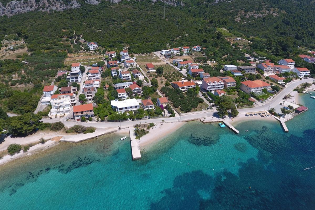 nära Orebic, hus vid havet