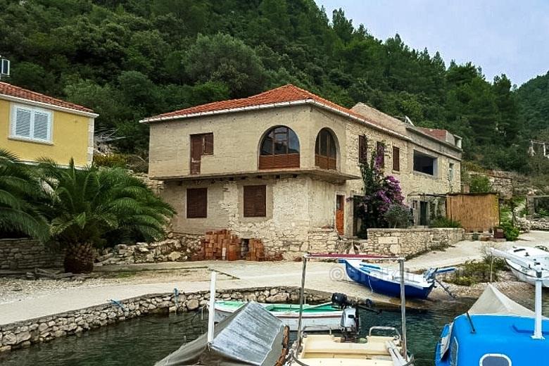Île de Korcula, maison jumelée en bord de mer