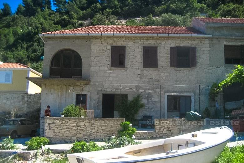 Île de Korcula, maison jumelée en bord de mer