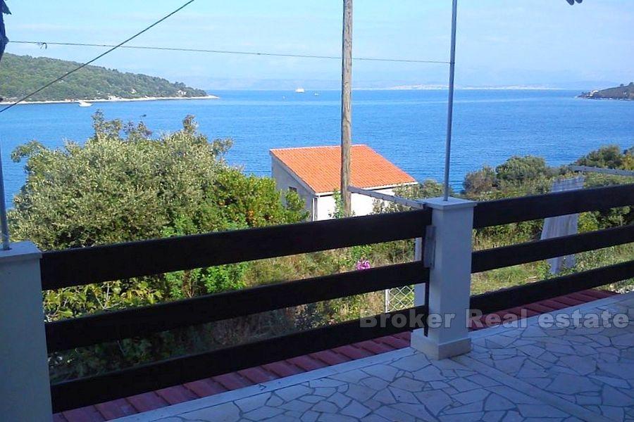 ostrov Solta, dům druhá řada od moře