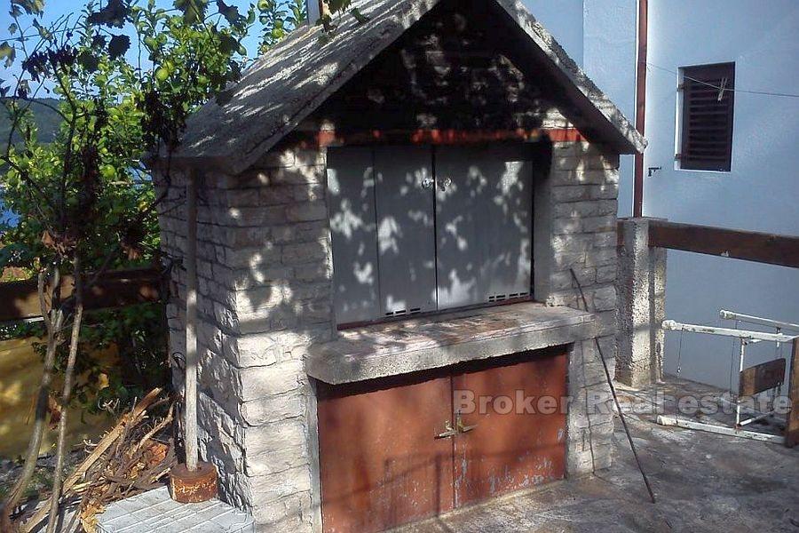 Insel Solta, Haus zweite Reihe vom Meer