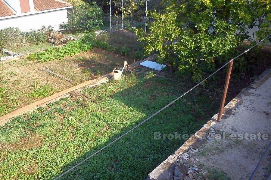 Insel Solta, Haus zweite Reihe vom Meer