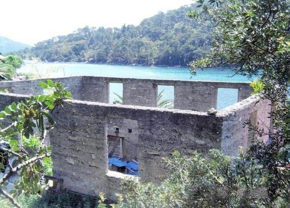 øya Mljet, revet gammelt steinhus