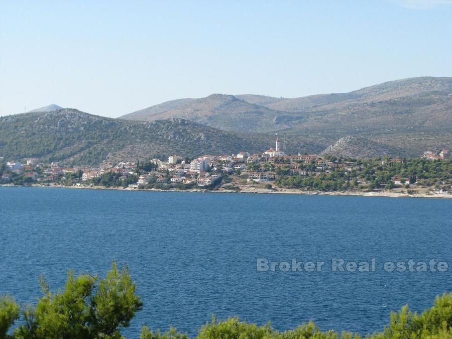 Isola di Ciovo, bella casa con 5 appartamenti