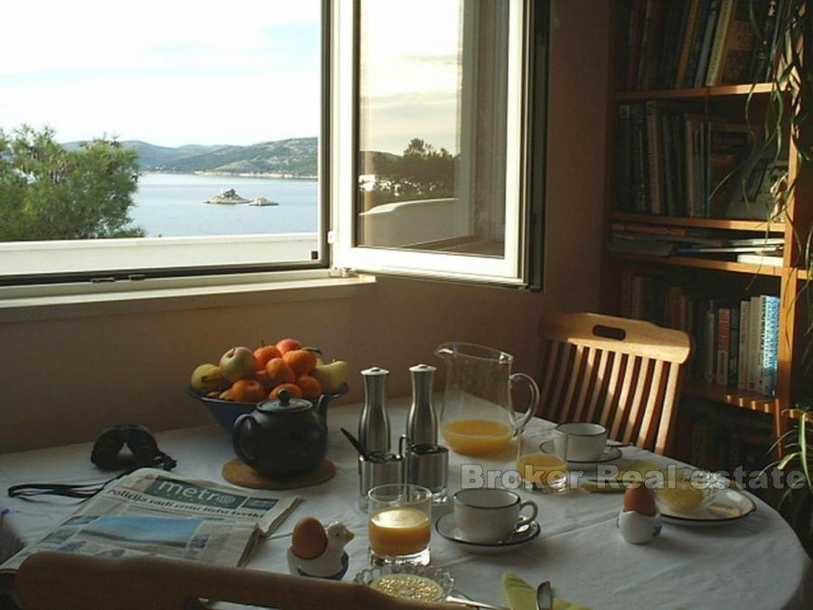 Insel Ciovo, schönes Haus mit 5 Wohnungen