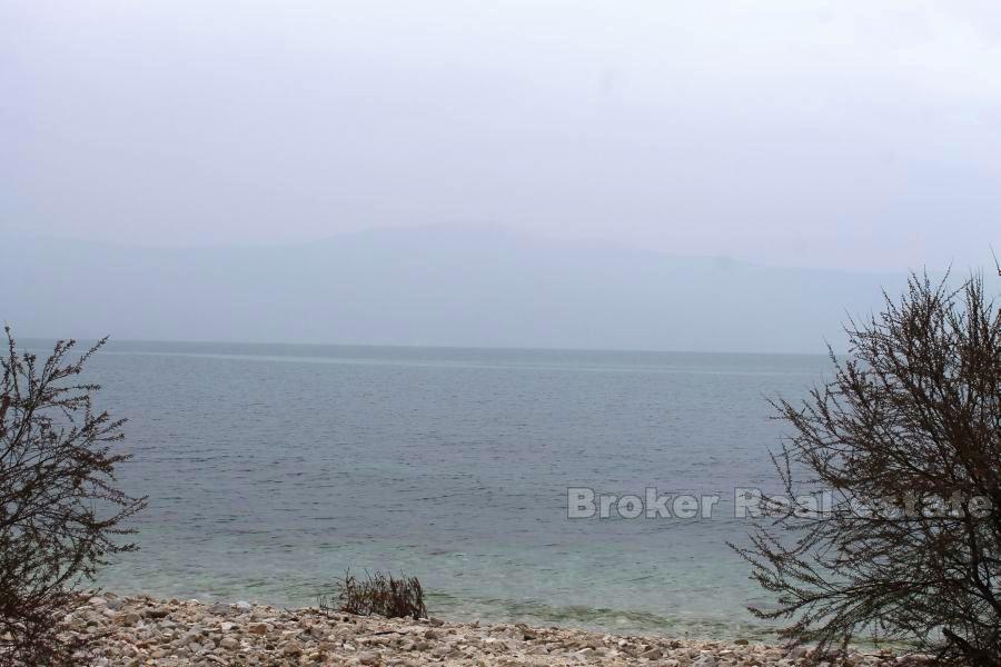 Wyspa Ciovo, pierwszy rząd do morza, budynek z prefabrykowanym domem