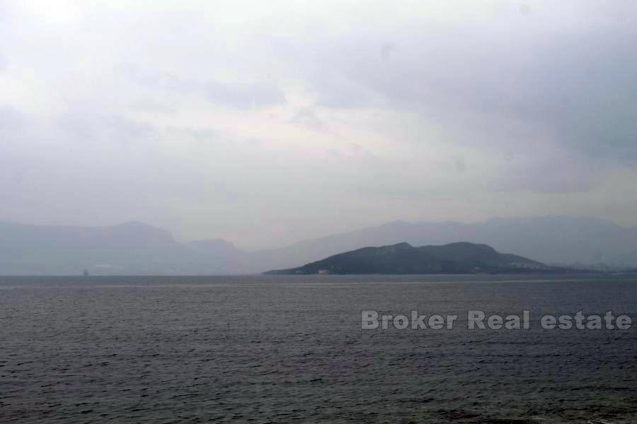 Wyspa Ciovo, pierwszy rząd do morza, budynek z prefabrykowanym domem