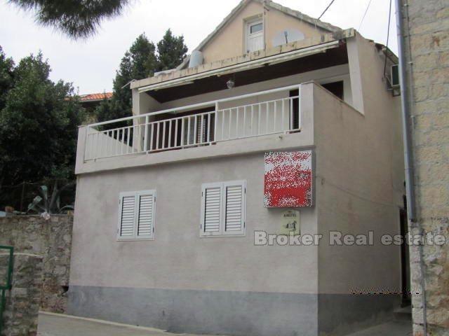 øya Brac, bolig og kommersielt hus