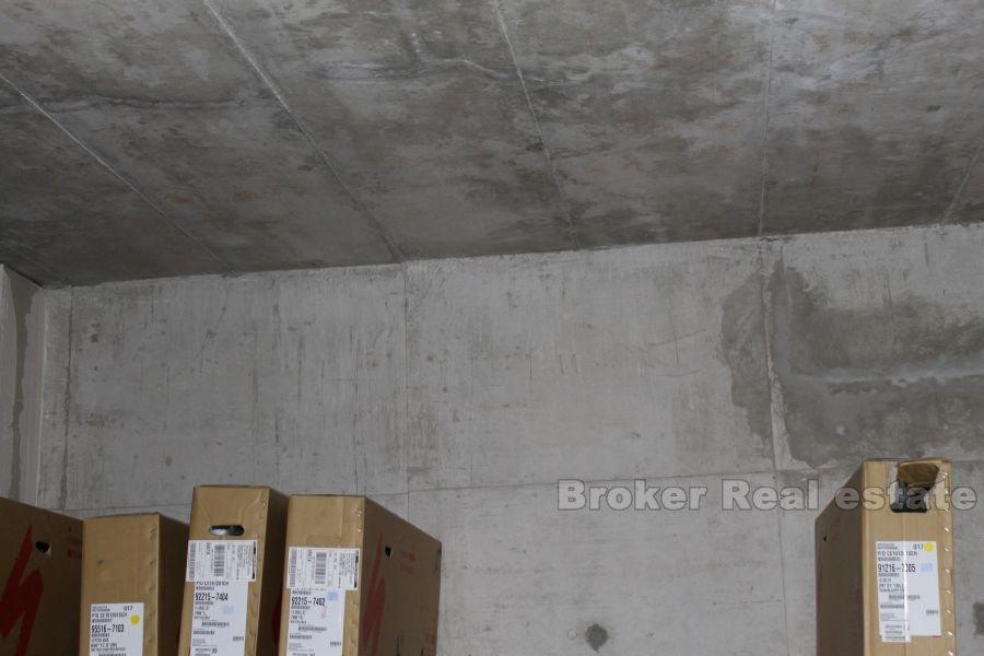 Split, nedovršeni poslovni prostor