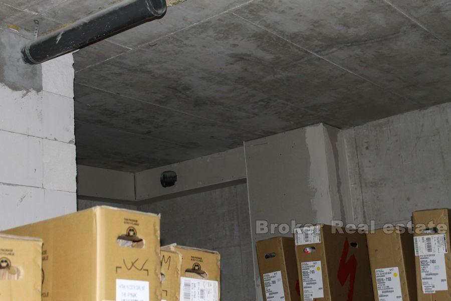 Split, nedovršeni poslovni prostor