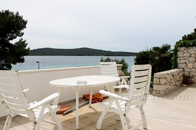 near Primosten, detached house with a garage