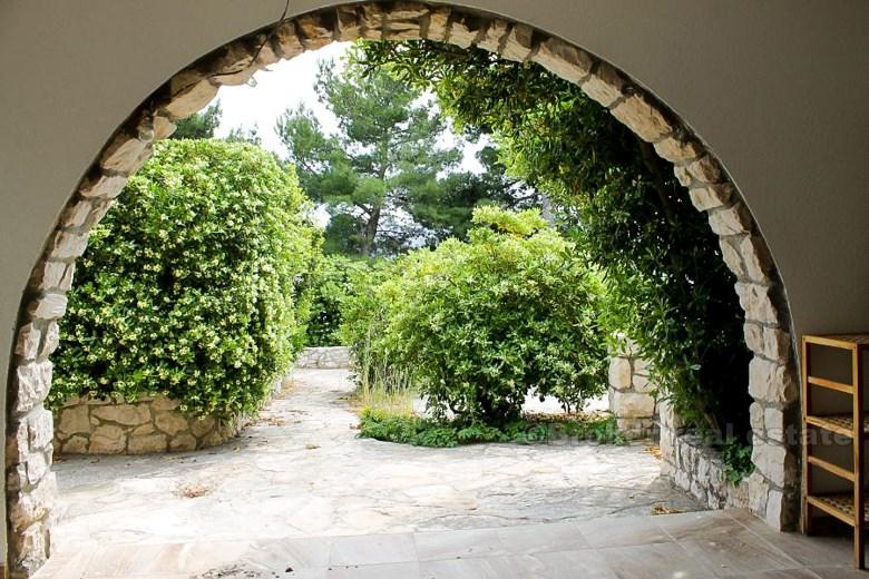 near Primosten, detached house with a garage