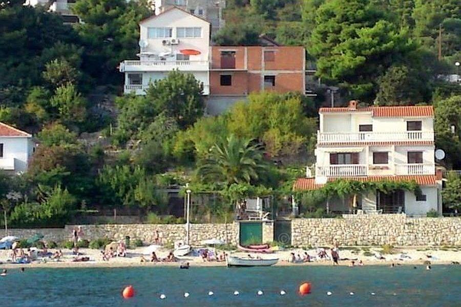 Makarska riviera, parhus under uppförande
