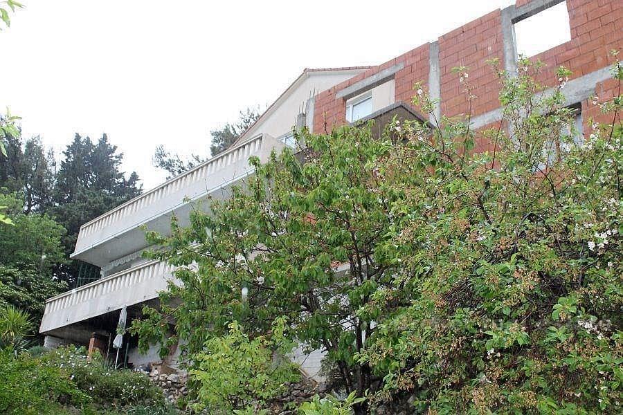 Riwiera Makarska, bliźniak w trakcie budowy