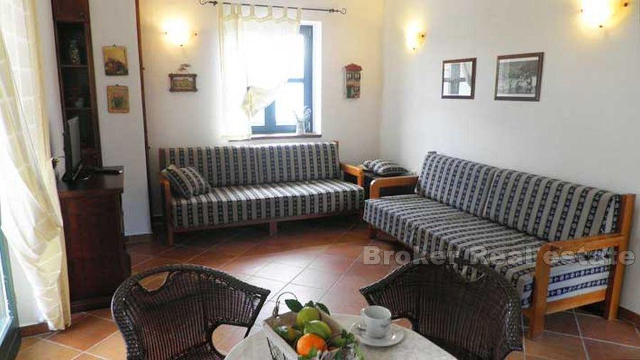 Makarska Riviera, maison jumelée en pierre