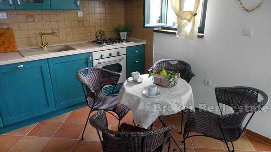 Makarska Riviera, maison jumelée en pierre