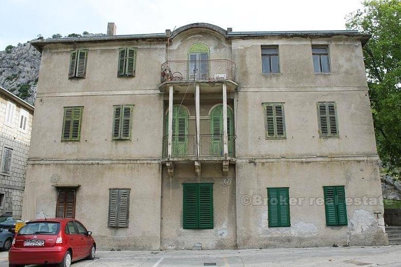 Omis, the old house