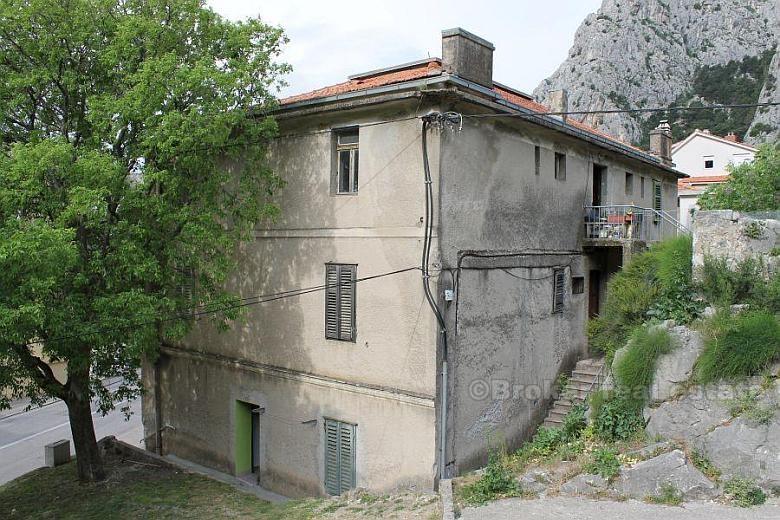 Omis, the old house