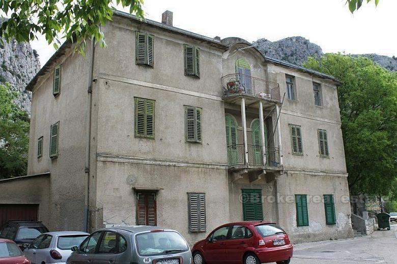 Omis, the old house
