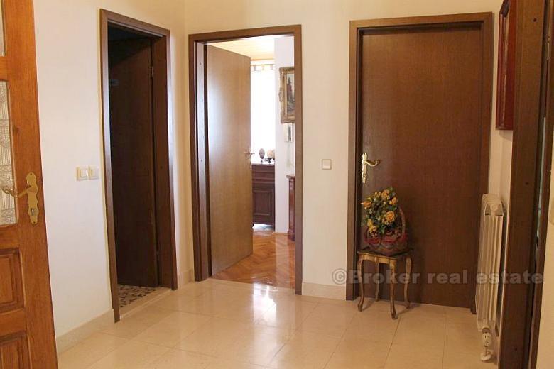 Brela, krásná vila s výhledem na moře