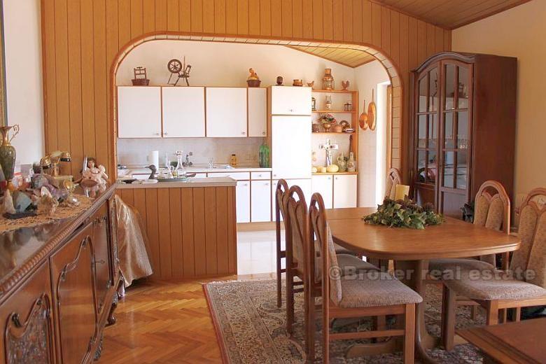 Brela, krásná vila s výhledem na moře