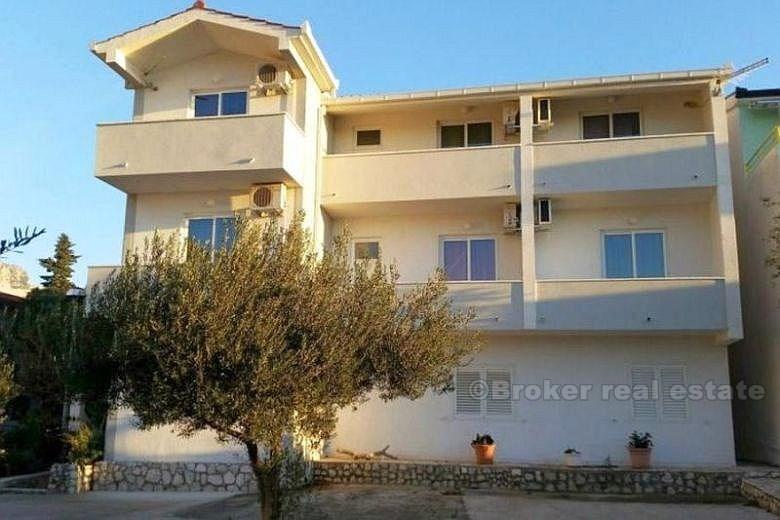près de Makarska, maison d'appartements