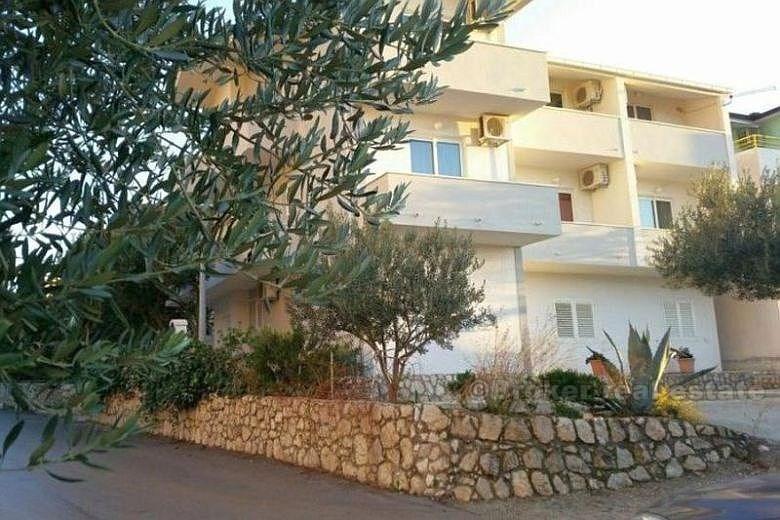près de Makarska, maison d'appartements