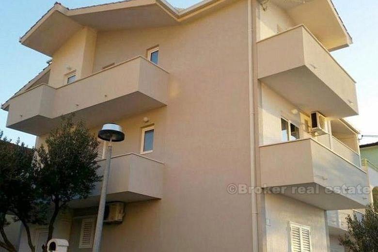 près de Makarska, maison d'appartements