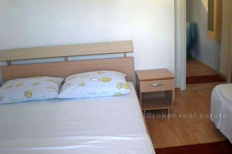 près de Makarska, maison d'appartements