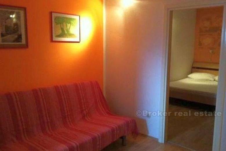 près de Makarska, maison d'appartements