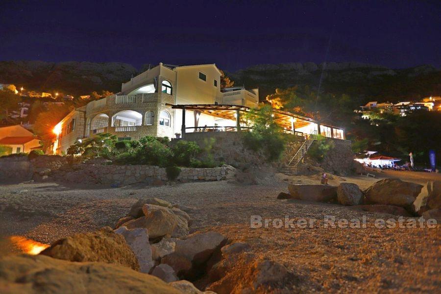 Near Omis, semi-detached house by the sea with restaurant