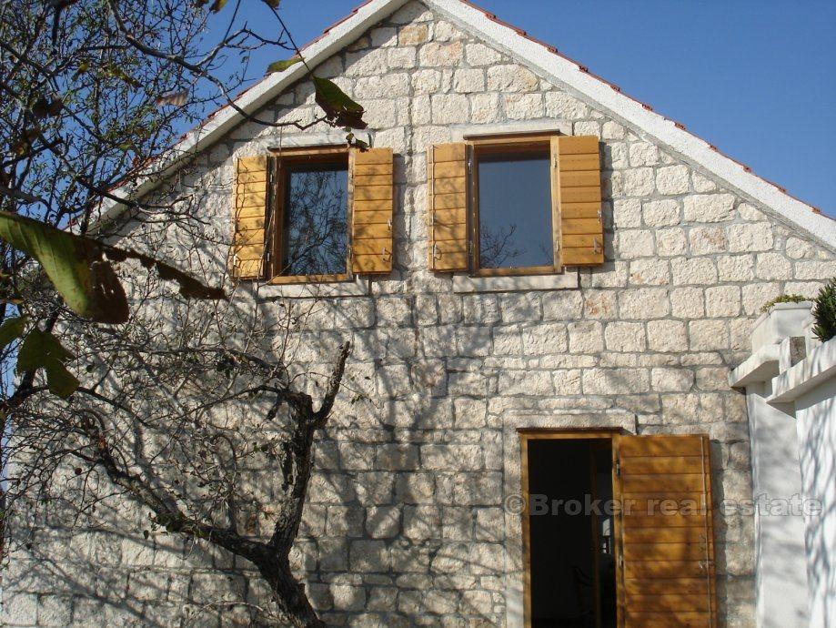 Nedaleko Omiš, dvoupatrový dům