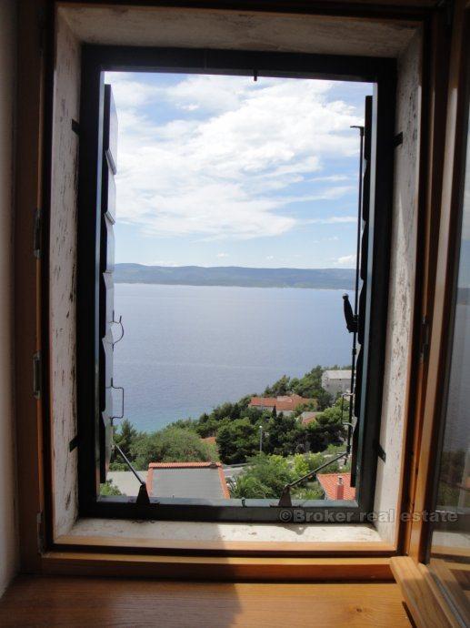 Nedaleko Omiš, dvoupatrový dům