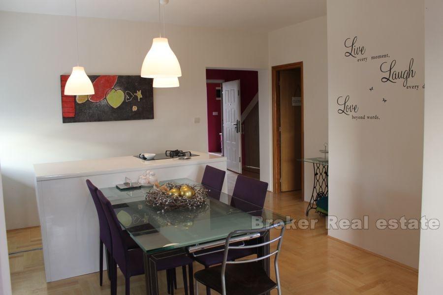 Solin, połowa domu rodzinnego i pierwsze piętro starego domu