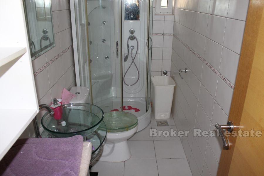 Solin, połowa domu rodzinnego i pierwsze piętro starego domu